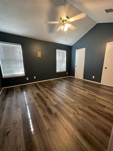 7305 S Gessner Road, Houston, TX 77036