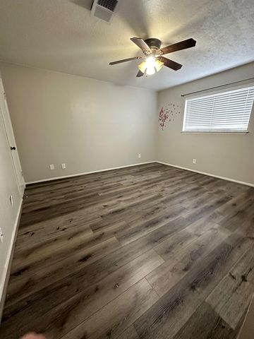 7305 S Gessner Road, Houston, TX 77036