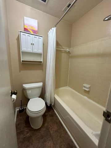 7305 S Gessner Road, Houston, TX 77036