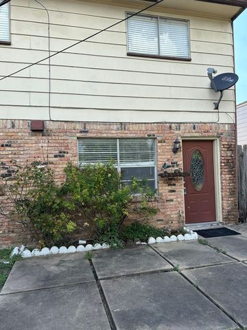 7305 S Gessner Road, Houston, TX 77036