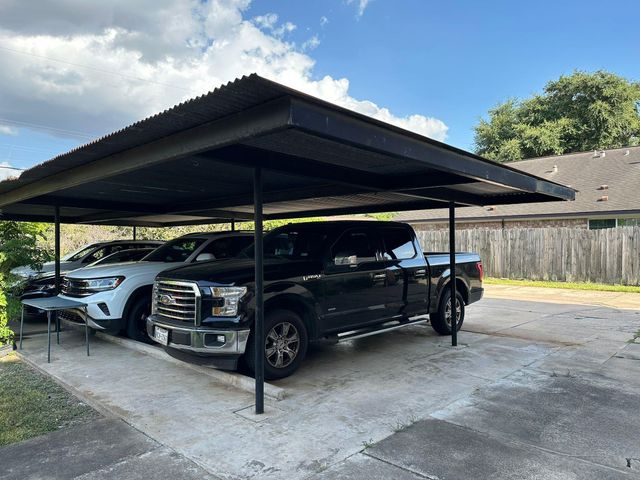 7305 S Gessner Road, Houston, TX 77036