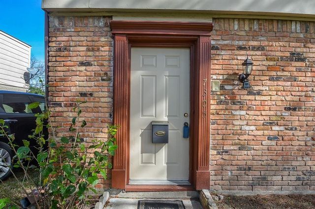 7305 S Gessner Road, Houston, TX 77036
