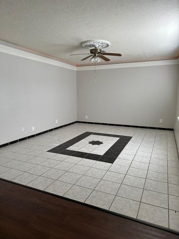 7305 S Gessner Road, Houston, TX 77036