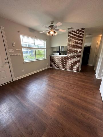 7305 S Gessner Road, Houston, TX 77036