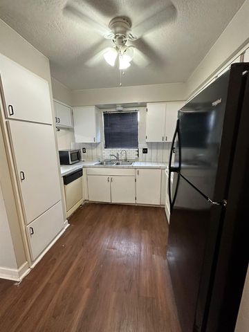 7305 S Gessner Road, Houston, TX 77036