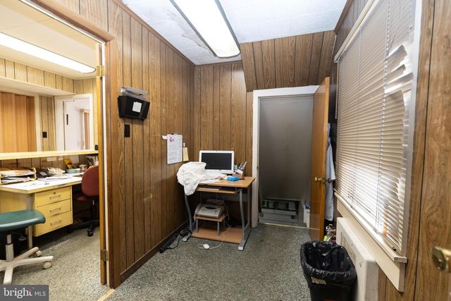 2042 MAHANTONGO ST, Pottsville, PA 17901