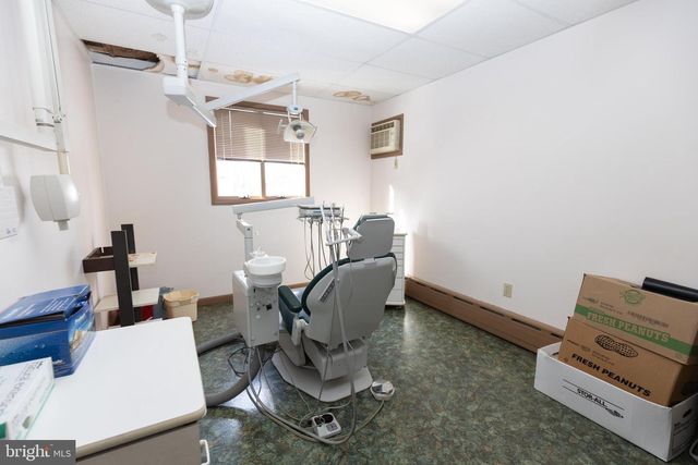 2042 MAHANTONGO ST, Pottsville, PA 17901