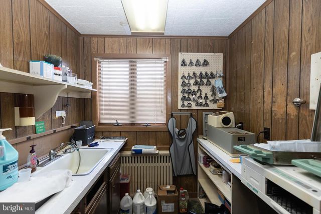 2042 MAHANTONGO ST, Pottsville, PA 17901