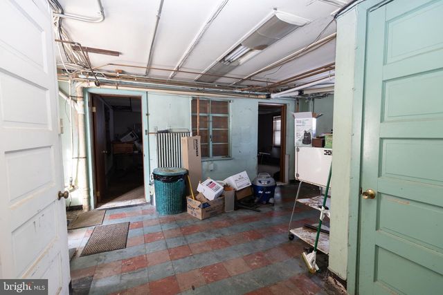 2042 MAHANTONGO ST, Pottsville, PA 17901