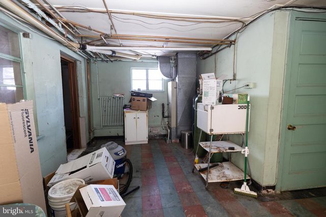 2042 MAHANTONGO ST, Pottsville, PA 17901