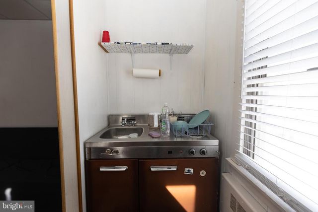 2042 MAHANTONGO ST, Pottsville, PA 17901