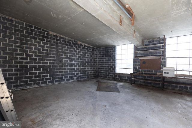 2042 MAHANTONGO ST, Pottsville, PA 17901