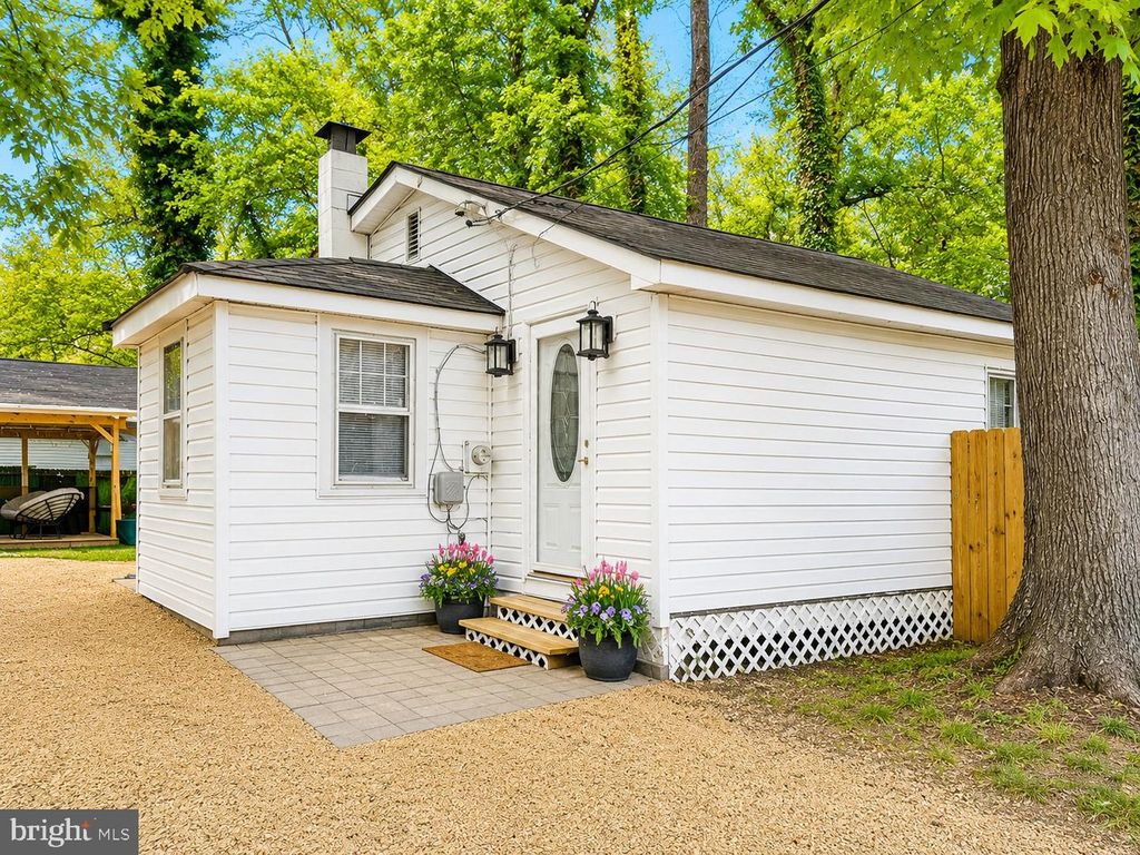 6122 6TH ST, Chesapeake Beach, MD 20732