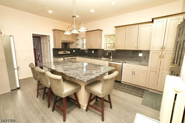 59 Berkeley Ave, Newark City, NJ 07104