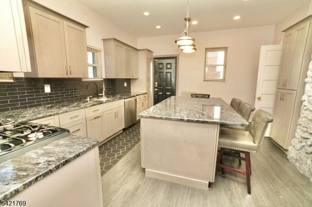 59 Berkeley Ave, Newark City, NJ 07104
