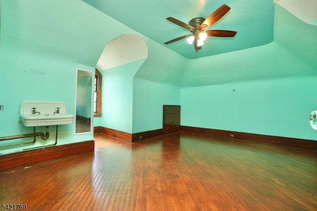 59 Berkeley Ave, Newark City, NJ 07104