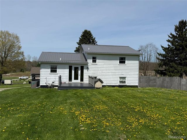 2128 Greenwood Road, Lapeer, MI 48446
