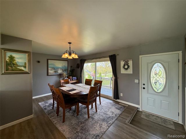 2128 Greenwood Road, Lapeer, MI 48446