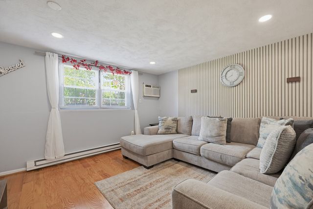 91 Pleasant St D1, Medfield, MA 02052