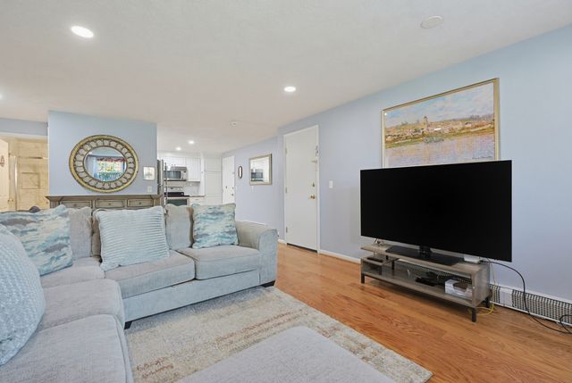 91 Pleasant St D1, Medfield, MA 02052