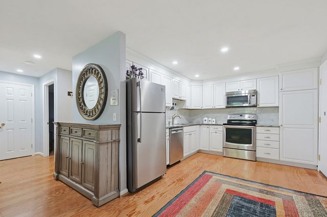 91 Pleasant St D1, Medfield, MA 02052
