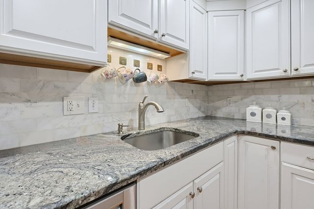 91 Pleasant St D1, Medfield, MA 02052
