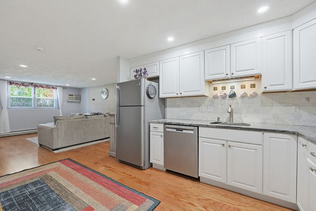 91 Pleasant St D1, Medfield, MA 02052