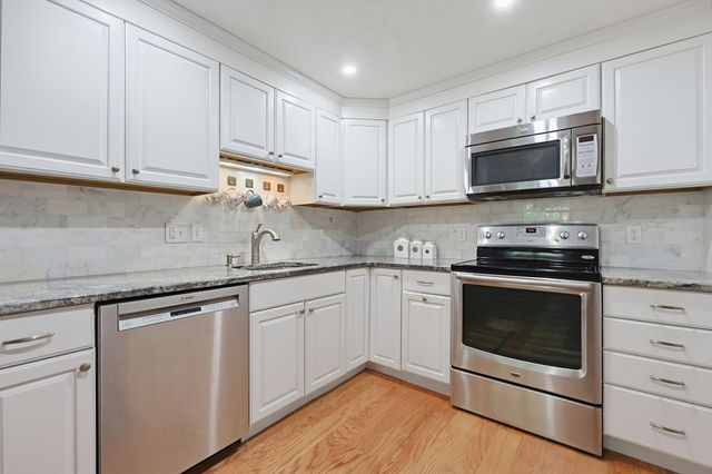 91 Pleasant St D1, Medfield, MA 02052