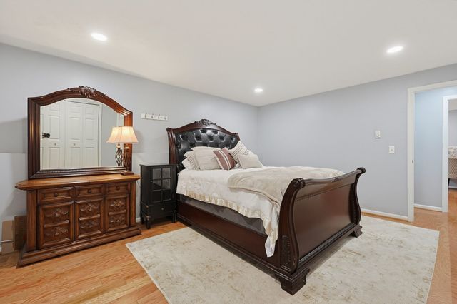 91 Pleasant St D1, Medfield, MA 02052