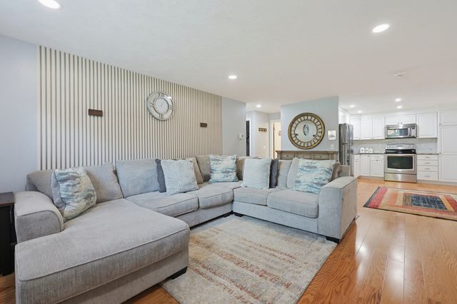 91 Pleasant St D1, Medfield, MA 02052