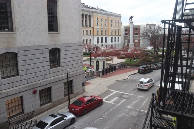 21 Beacon St 3R, Boston, MA 02108