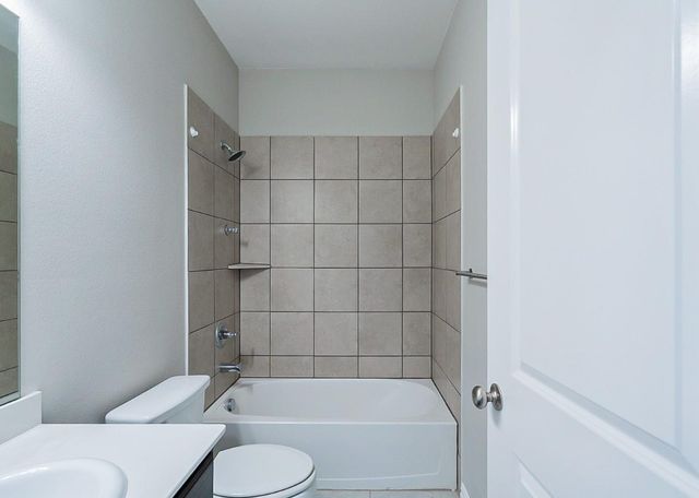 312 Emerald Creek Drive, Fort Worth, TX 76131