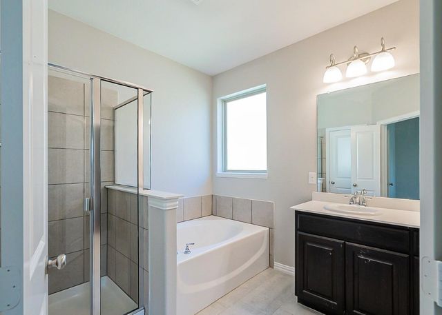 312 Emerald Creek Drive, Fort Worth, TX 76131