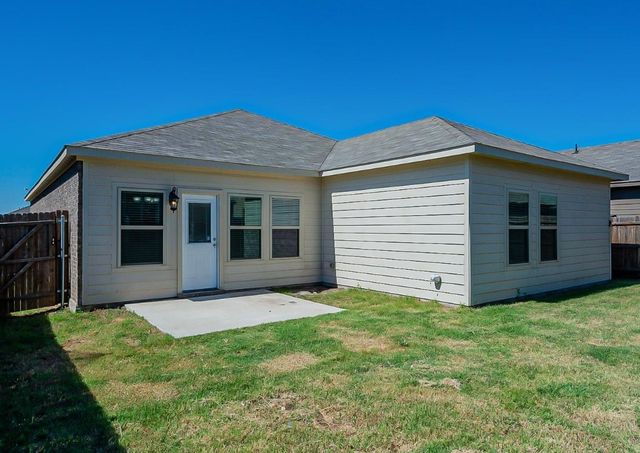 312 Emerald Creek Drive, Fort Worth, TX 76131