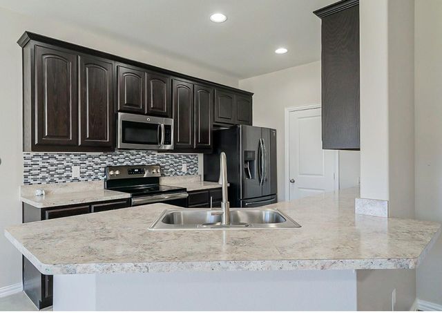 312 Emerald Creek Drive, Fort Worth, TX 76131