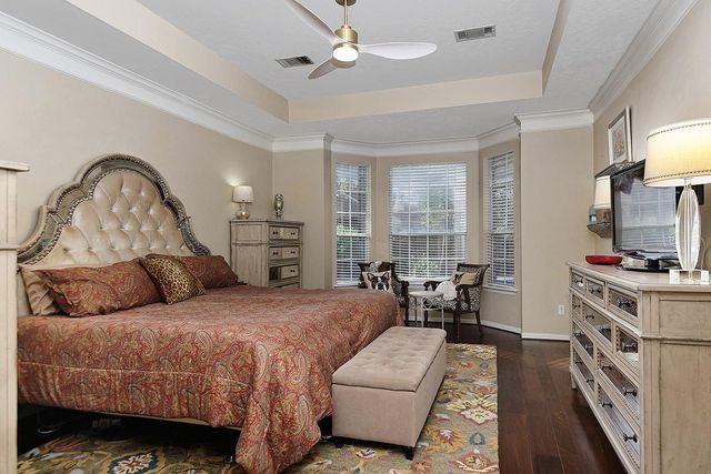 2 Taupewood Place, The Woodlands, TX 77384