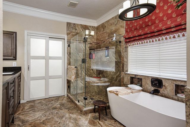 2 Taupewood Place, The Woodlands, TX 77384