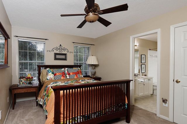 2 Taupewood Place, The Woodlands, TX 77384