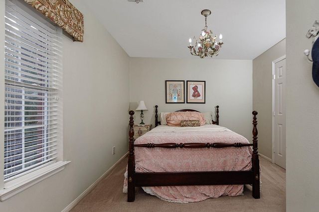 2 Taupewood Place, The Woodlands, TX 77384