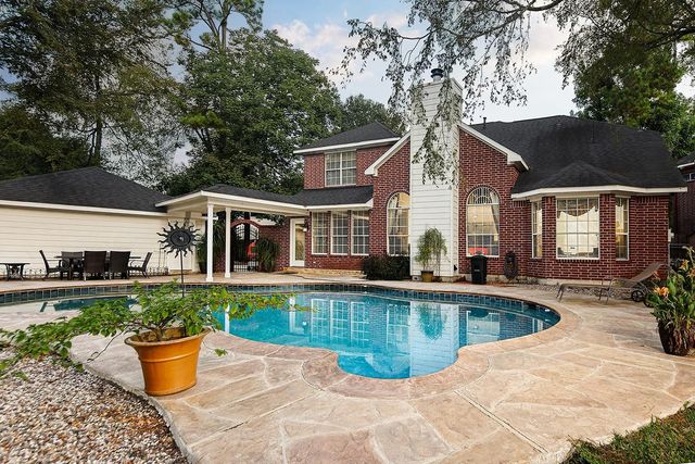 2 Taupewood Place, The Woodlands, TX 77384