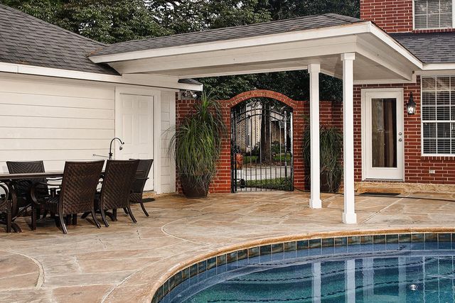 2 Taupewood Place, The Woodlands, TX 77384