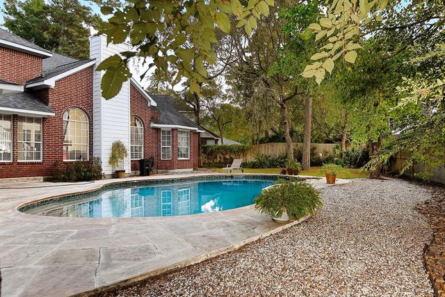2 Taupewood Place, The Woodlands, TX 77384