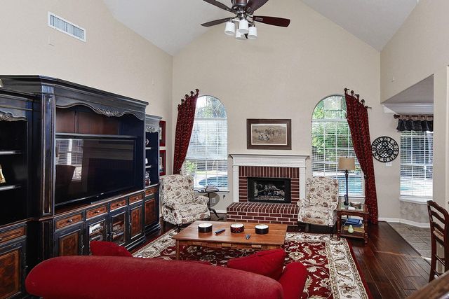 2 Taupewood Place, The Woodlands, TX 77384