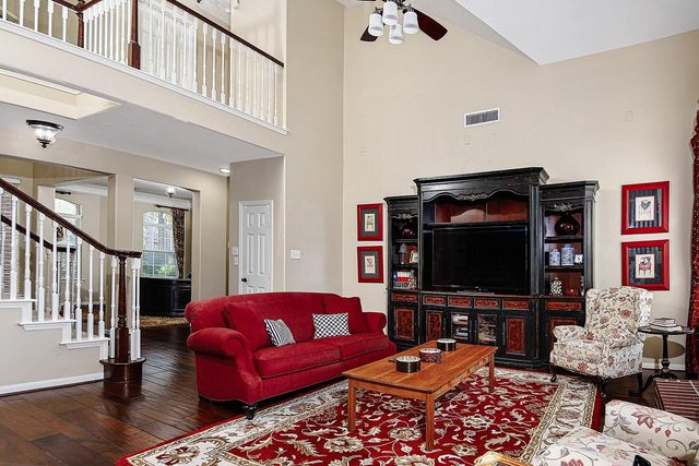 2 Taupewood Place, The Woodlands, TX 77384