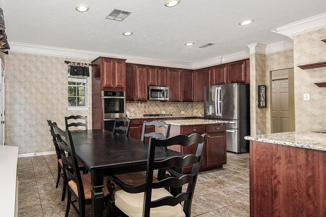 2 Taupewood Place, The Woodlands, TX 77384