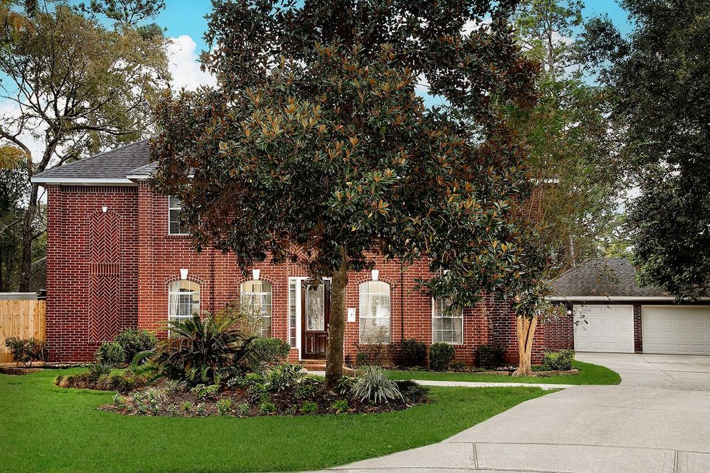 2 Taupewood Place, The Woodlands, TX 77384