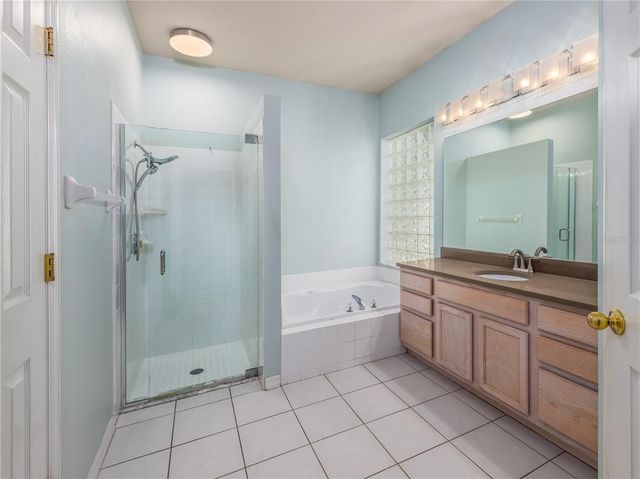 1602 HIDDEN MEADOW COURT, Valrico, FL 33594