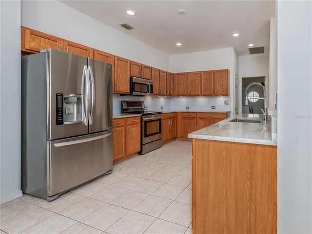 1602 HIDDEN MEADOW COURT, Valrico, FL 33594