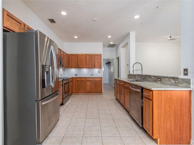 1602 HIDDEN MEADOW COURT, Valrico, FL 33594