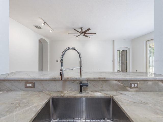 1602 HIDDEN MEADOW COURT, Valrico, FL 33594
